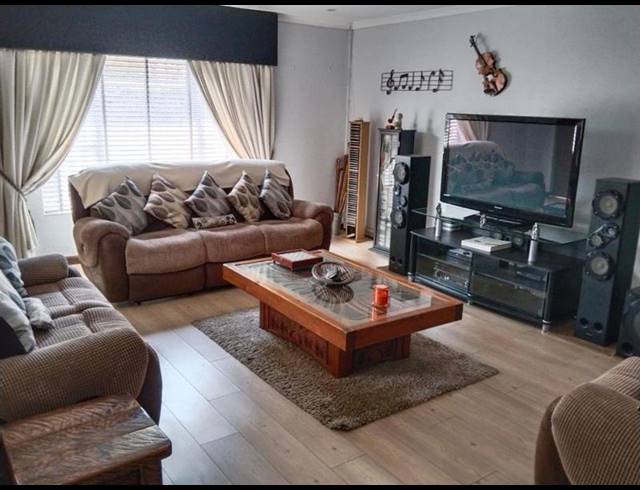 3 BEDROOM HOUSE FOR SALE IN RANDHART